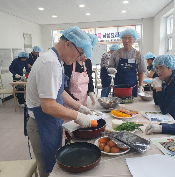 내 손으로 혼밥 뚝딱! 대마면 온기가득 남성요리교실 큰 호응