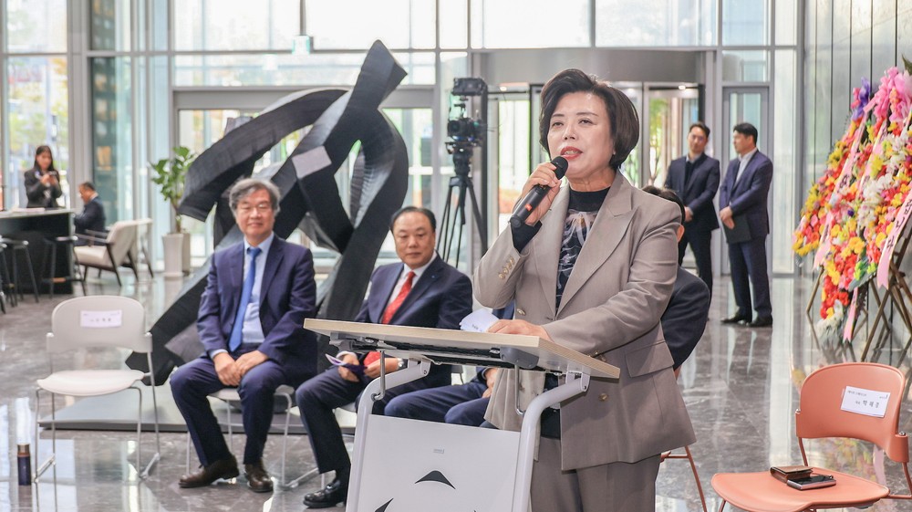 신계용 과천시장, 지정타에 문 연 ‘펜타원 인큐베이팅센터’·복합문화공간 ‘오각’에 축하와 기대 전해