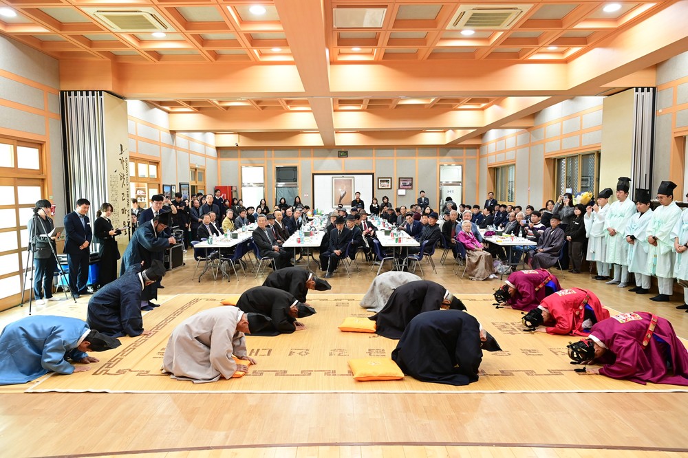 전통과 효의 정신 되살린 2025 기로연(耆老宴) 재현 행사 개최