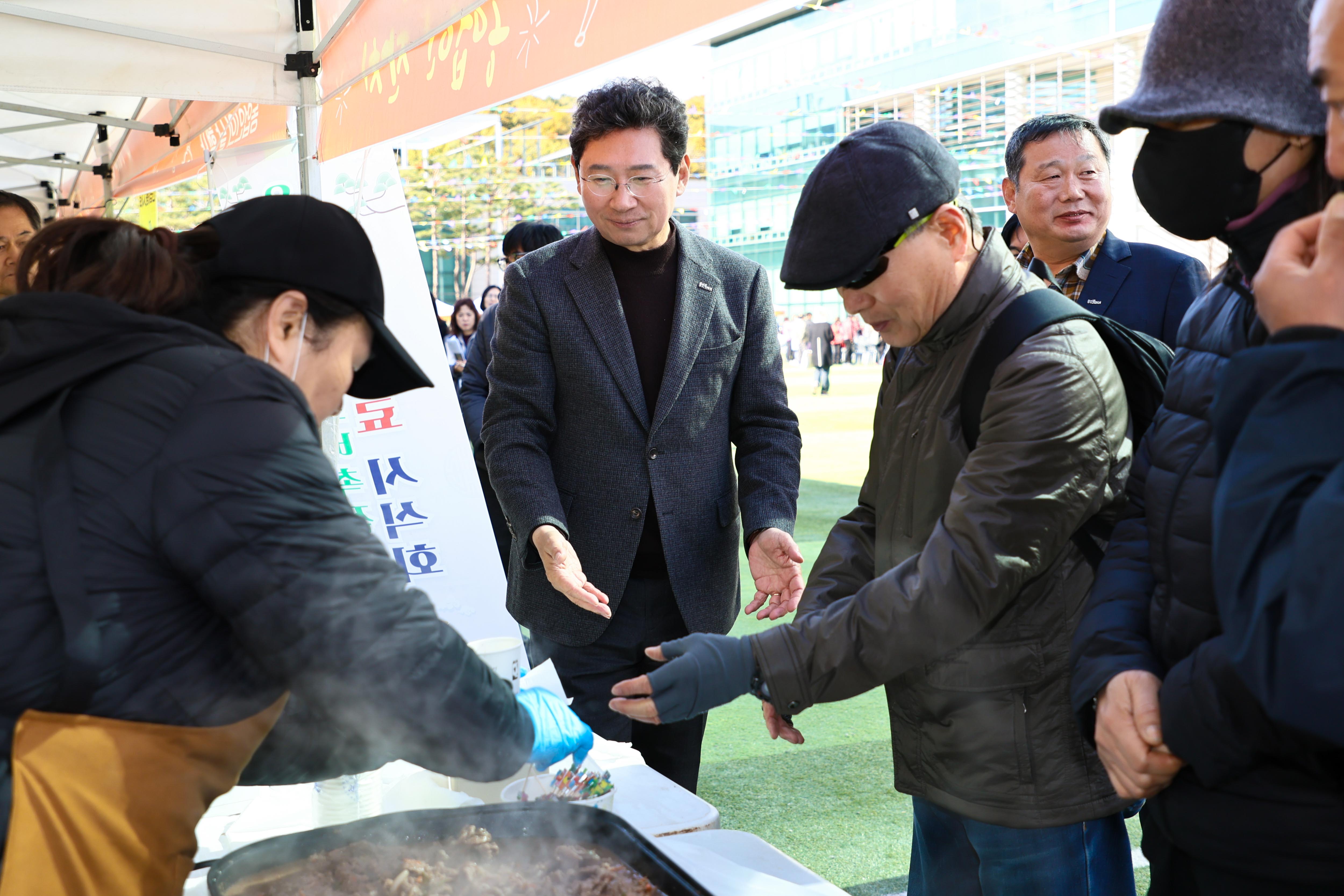 이상일 용인특례시장, 국외출장 귀국 직후 주말까지 단 하루도 쉬지 않고 강행군 하며 시민과 소통