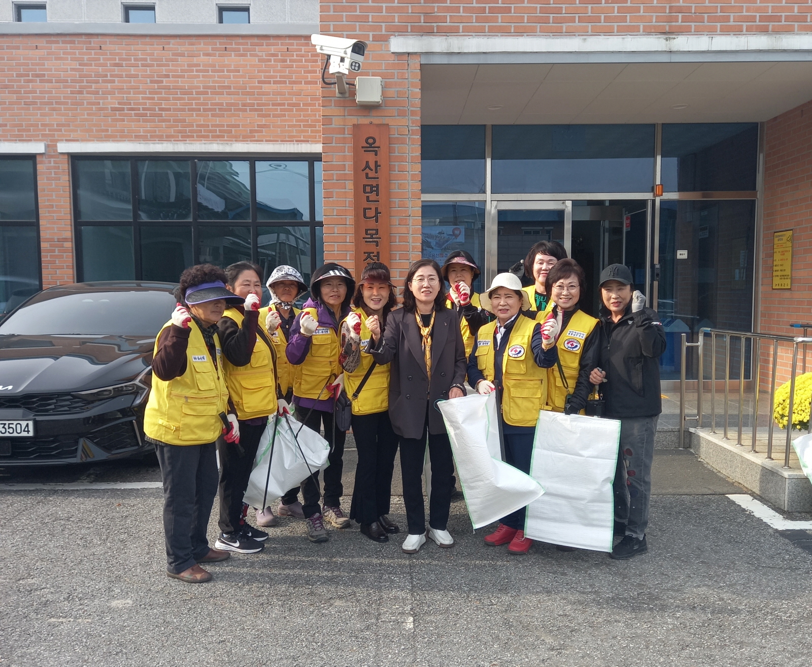 옥산면 적십자회, 환경 정화 활동 추진