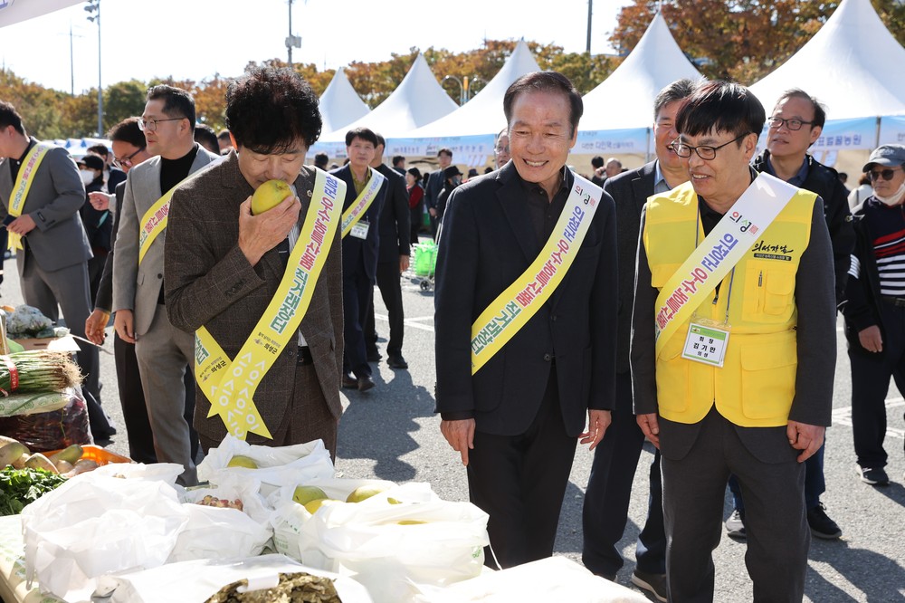 의성군, 재포항향우회와 함께 ‘농특산물 직거래장터’ 개최