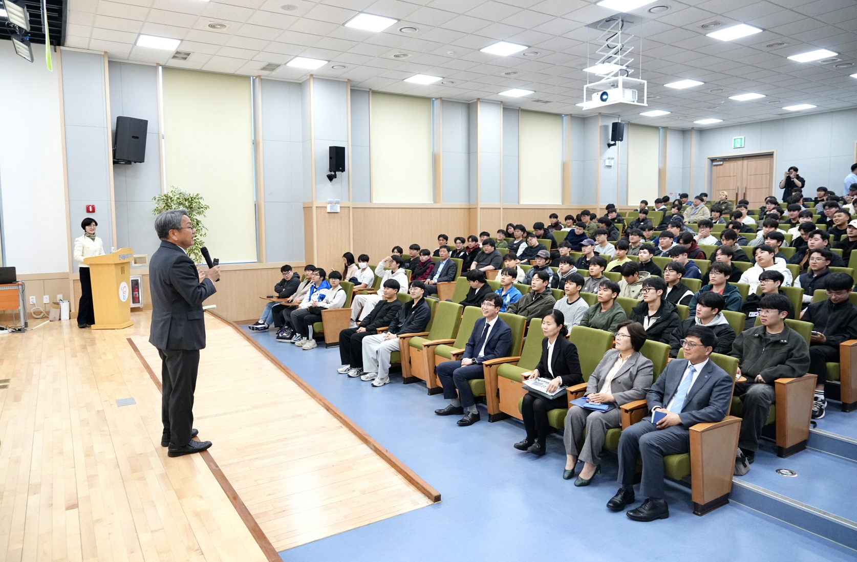 강기정 시장, 청년들과 ‘AI로 여는 광주의 미래’ 열띤 소통