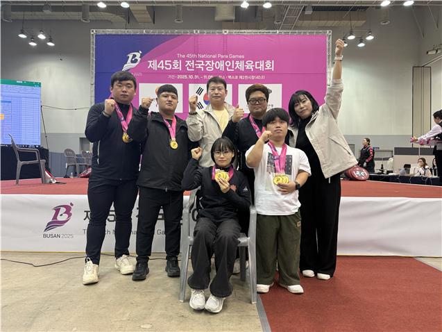 동구청 돌고래역도단, 금13개 획득 쾌거