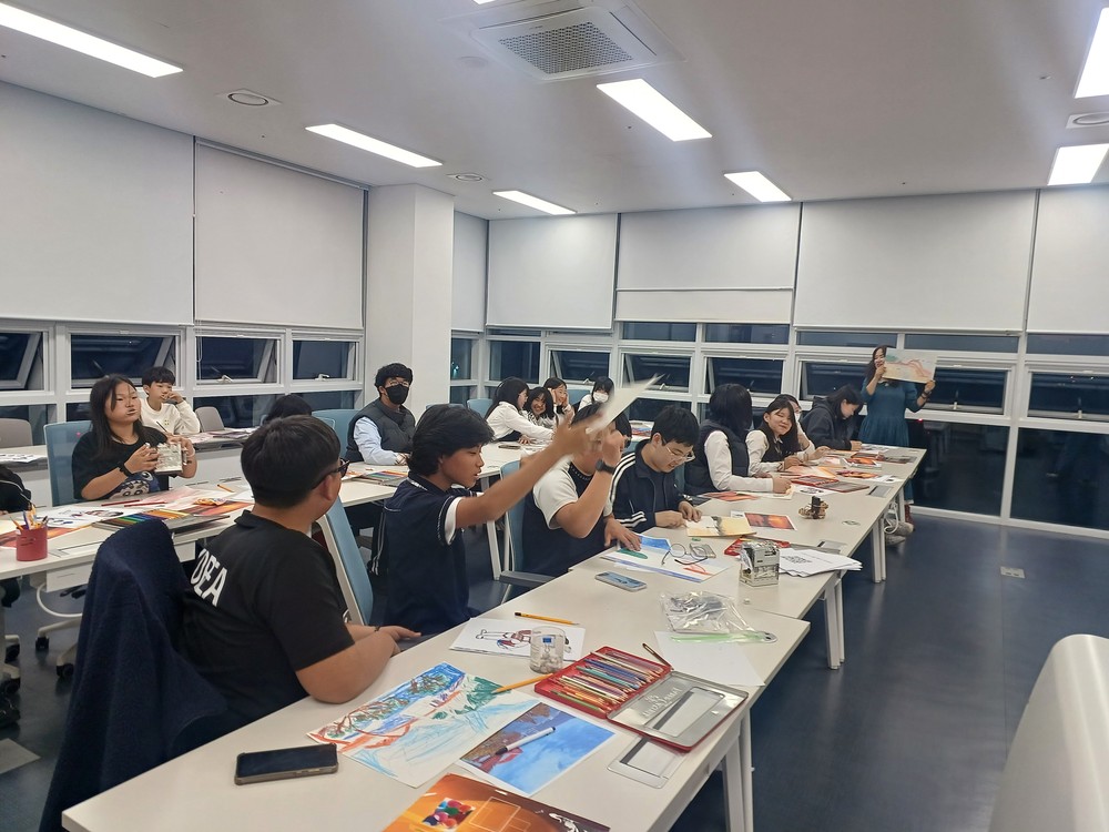 사천시립도서관, 청소년과 함께하는 ‘맛·멋·미 책여행’ 호응 속 마무리