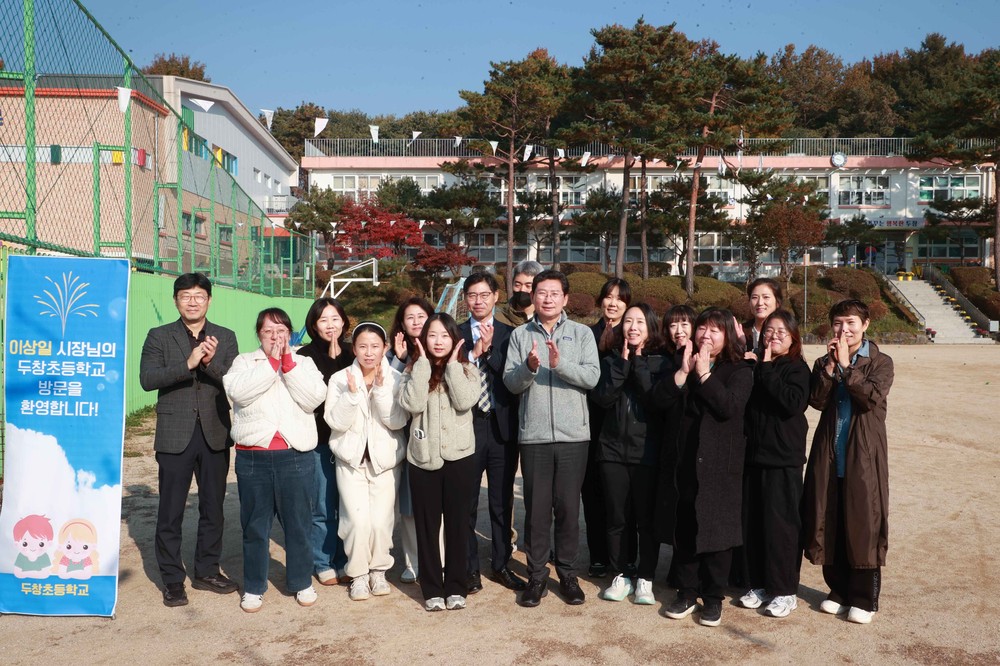 이상일 용인특례시장, 두창초등학교 방문해 학교장·학부모와 간담회