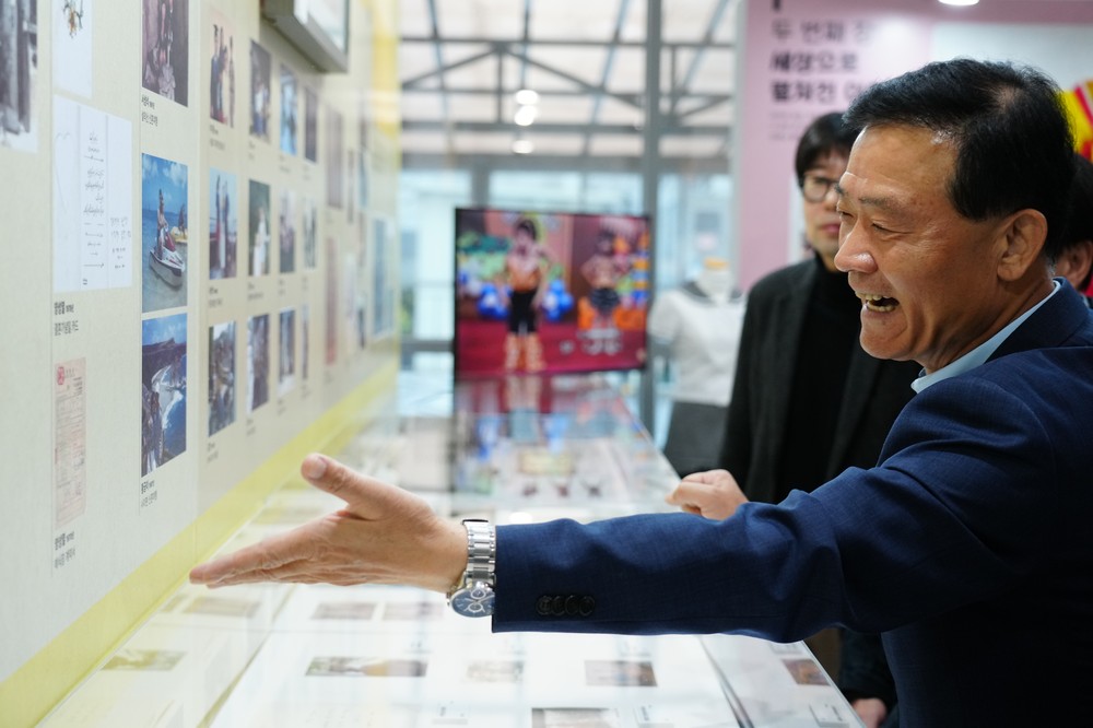 제5회 성북 마을기록 전시 ‘가족, 내마음속 책갈피’16일까지 선보여
