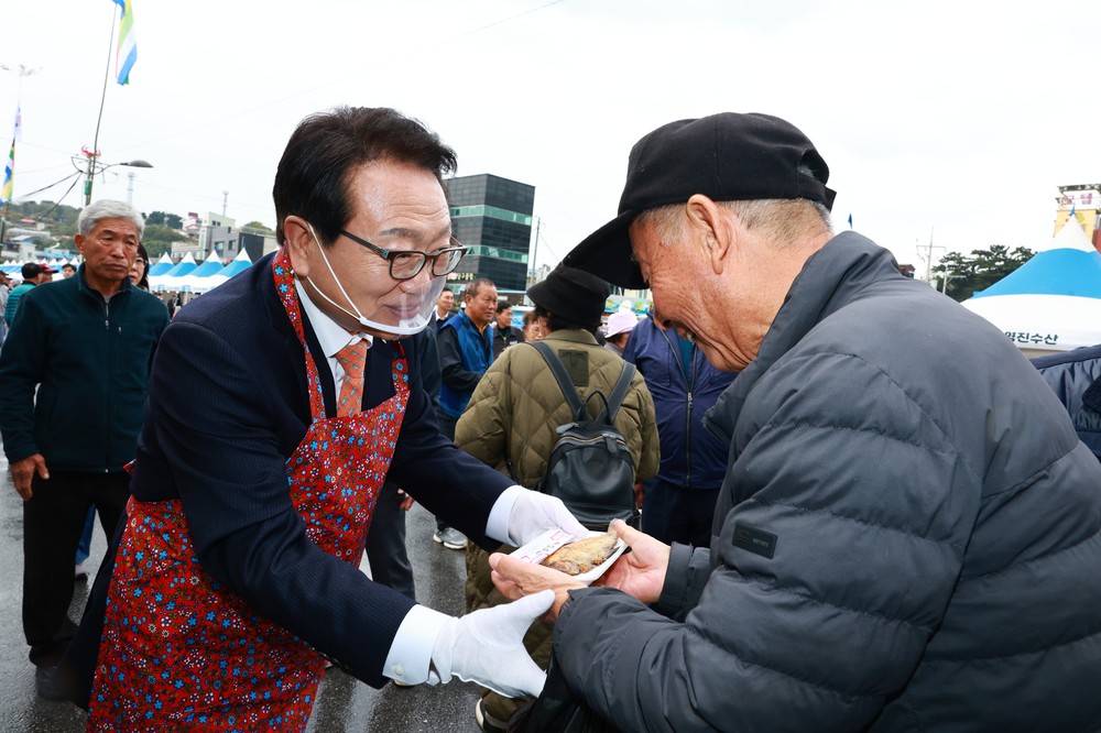 울진군‘2025 죽변항 수산물축제’성황리 폐막