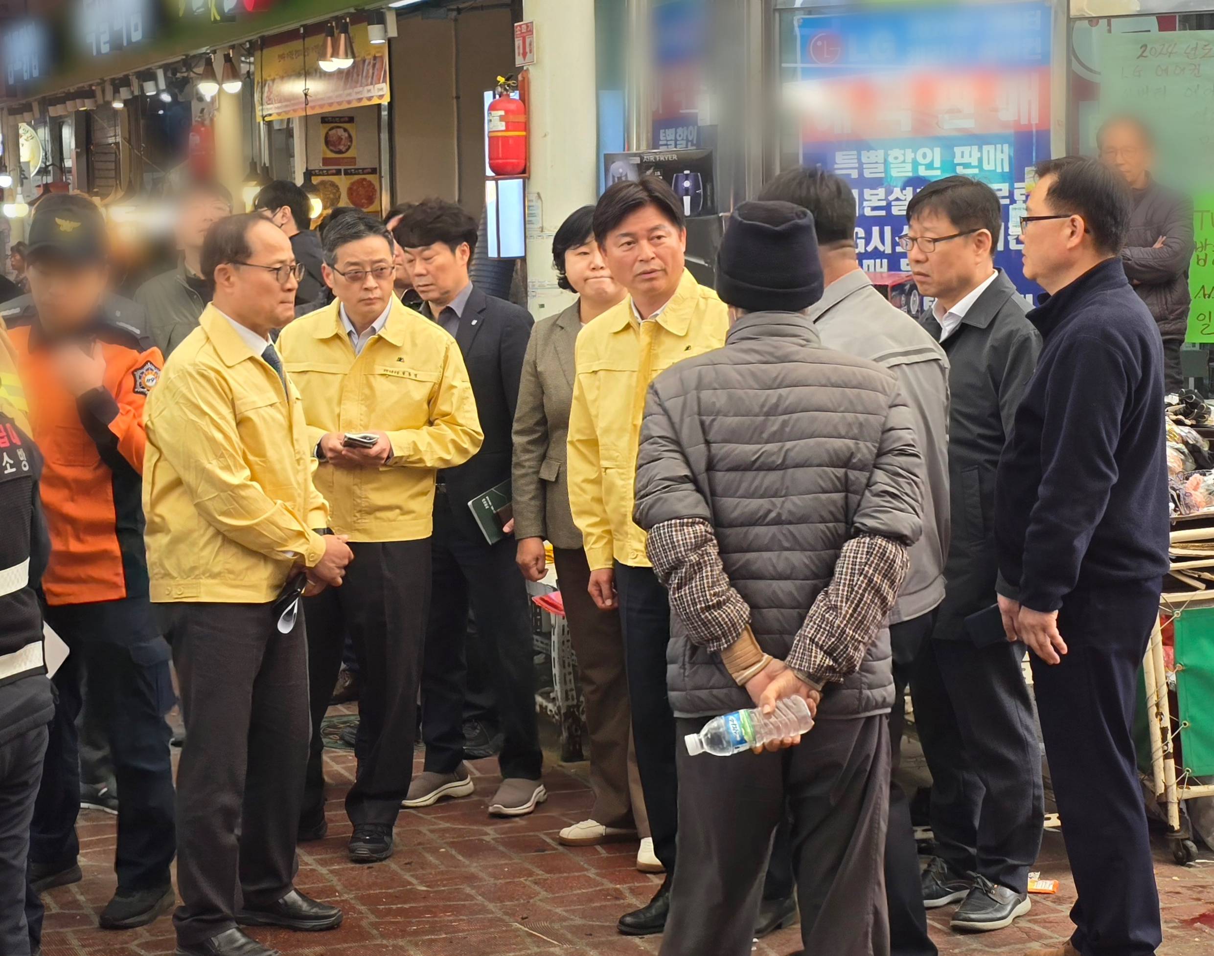 조용익 부천시장, 트럭 돌진 사고 현장 방문해 시민들과 소통