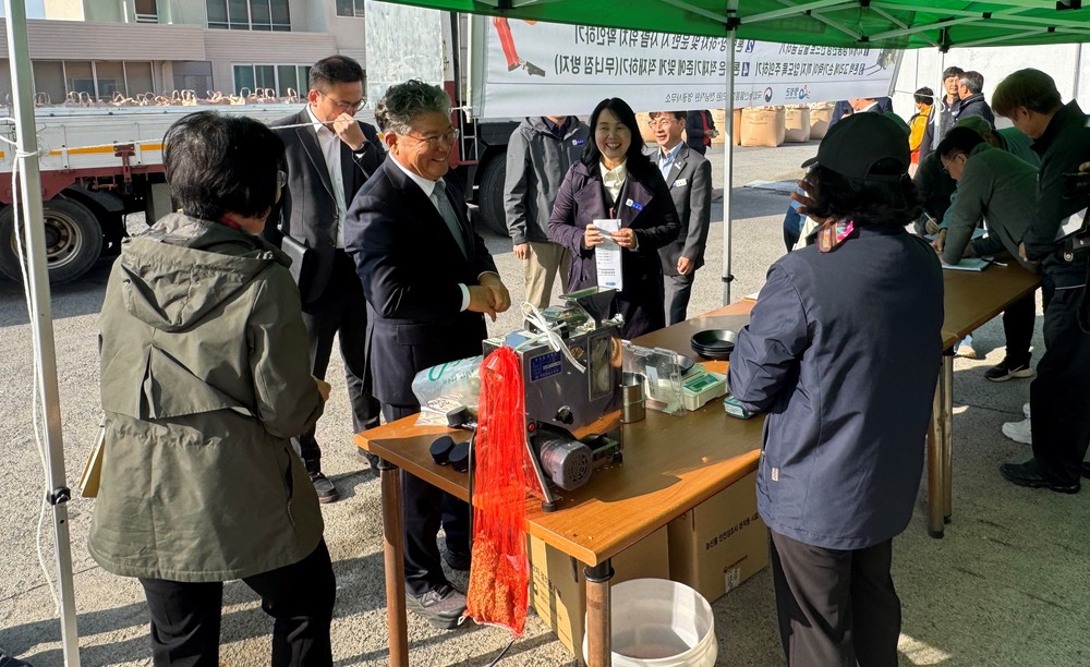 영광군수, 친환경 벼 매입 현장 찾아 농업인 격려