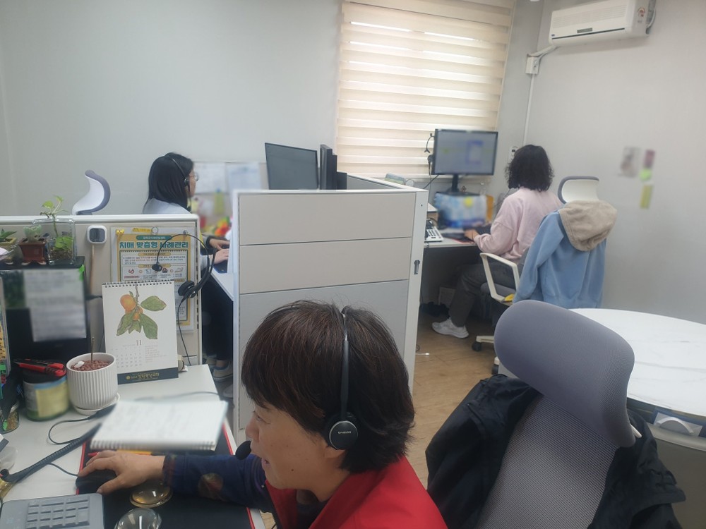강화군 단군콜센터, 독거 어르신 만족도 95.8%…정서 돌봄 효과 입증