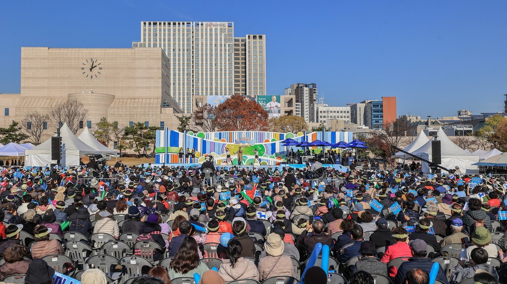 과천시, 7년 만에 열린 ‘전국노래자랑’ 성황리 개최…3천5백 명 모여