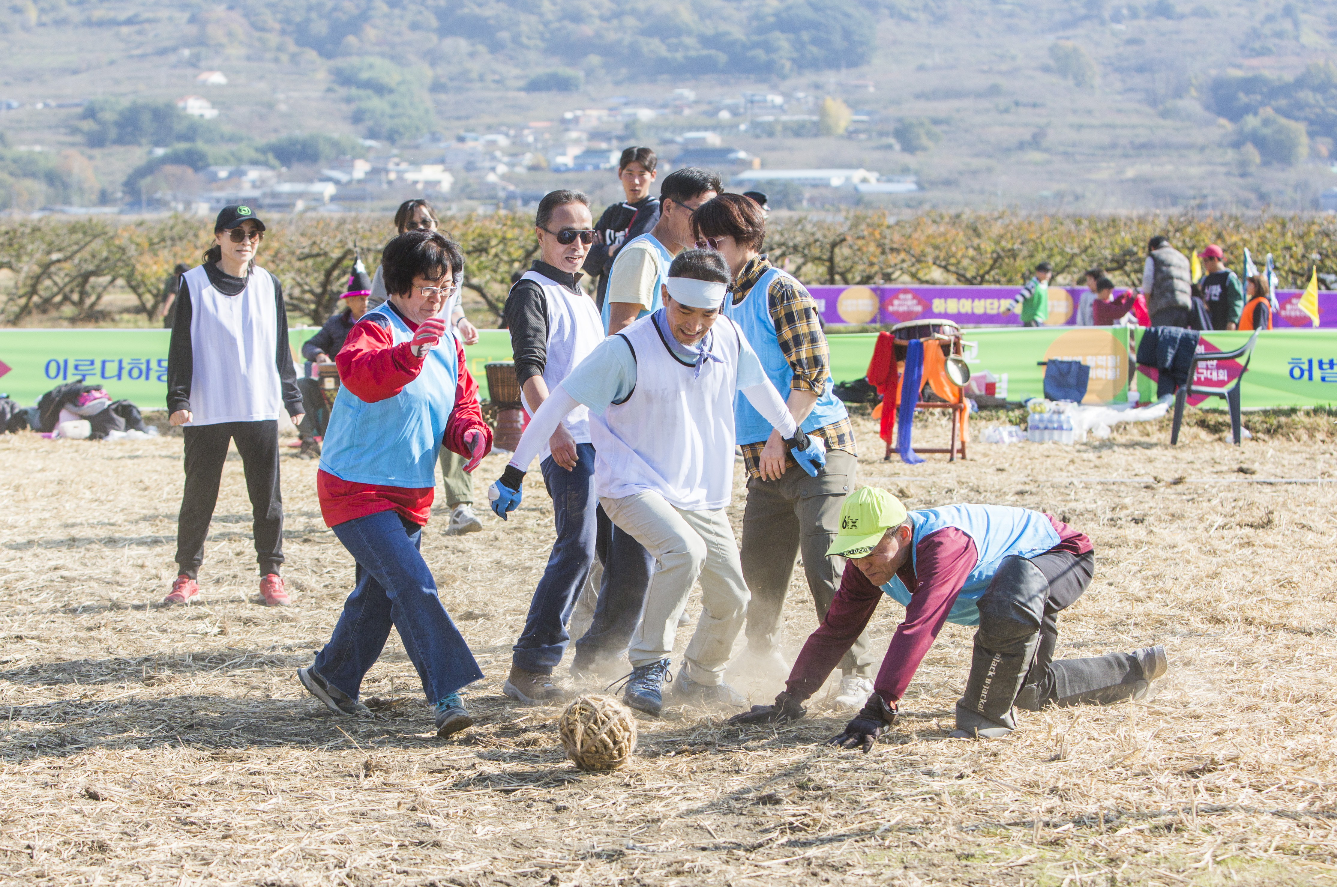 하동 평사리들판 논두렁축구, 관광과 접목 가능성 엿보인다