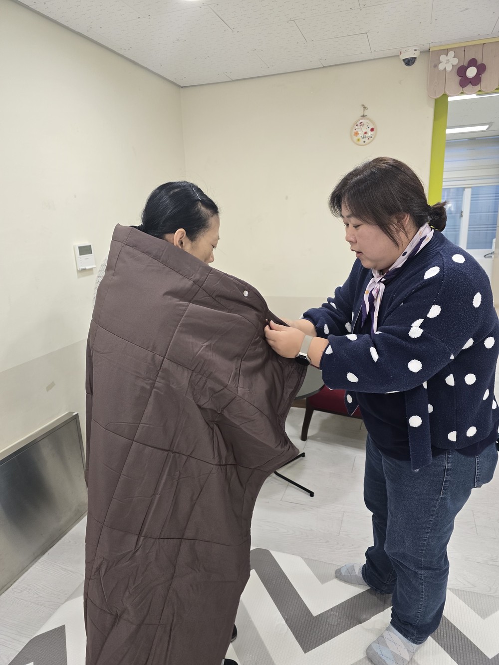 철원군, 복지사각지대 및 사례관리 대상자에게 동절기 따뜻한 담요 지원