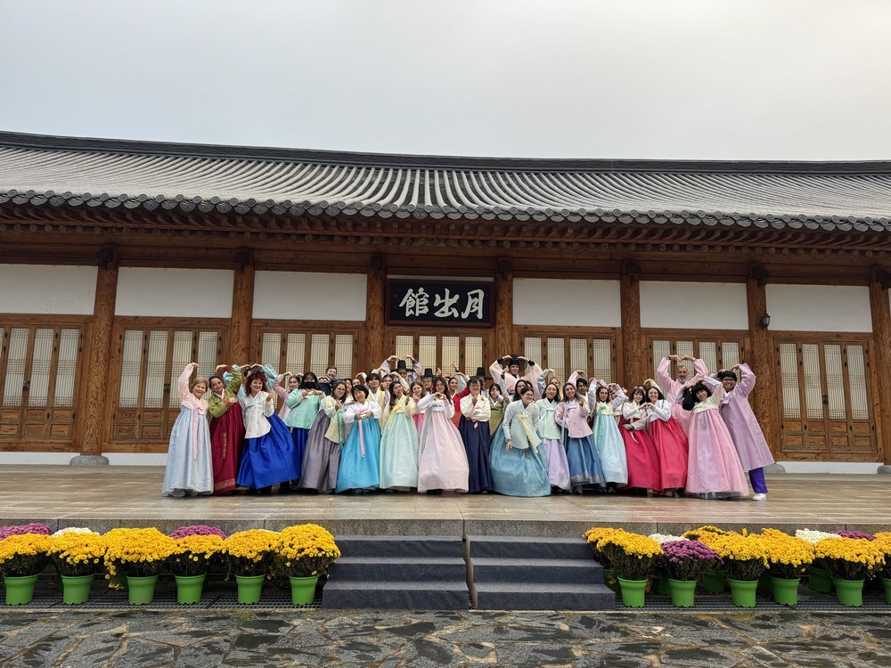 외국인 유학생, 영암 구림마을 한옥에서 한복입고 찰칵