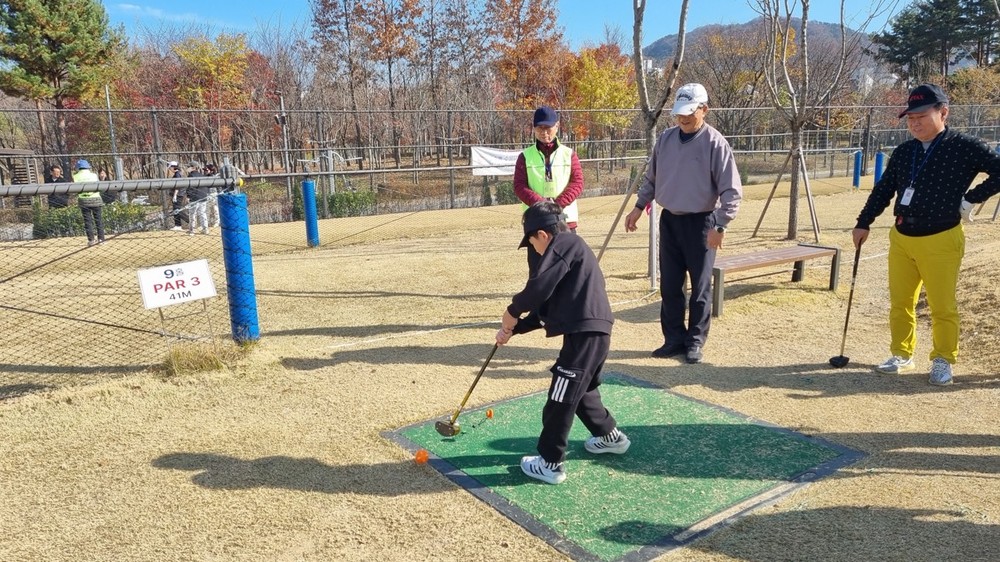 온 가족이 함께 즐기는 ‘제1회 서초가족사랑 파크골프대회’