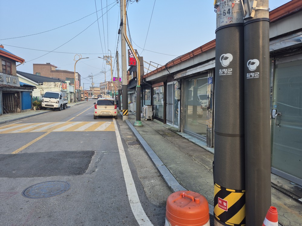 함평군, 깨끗한 거리 만든다…‘불법광고물 부착방지물’ 설치