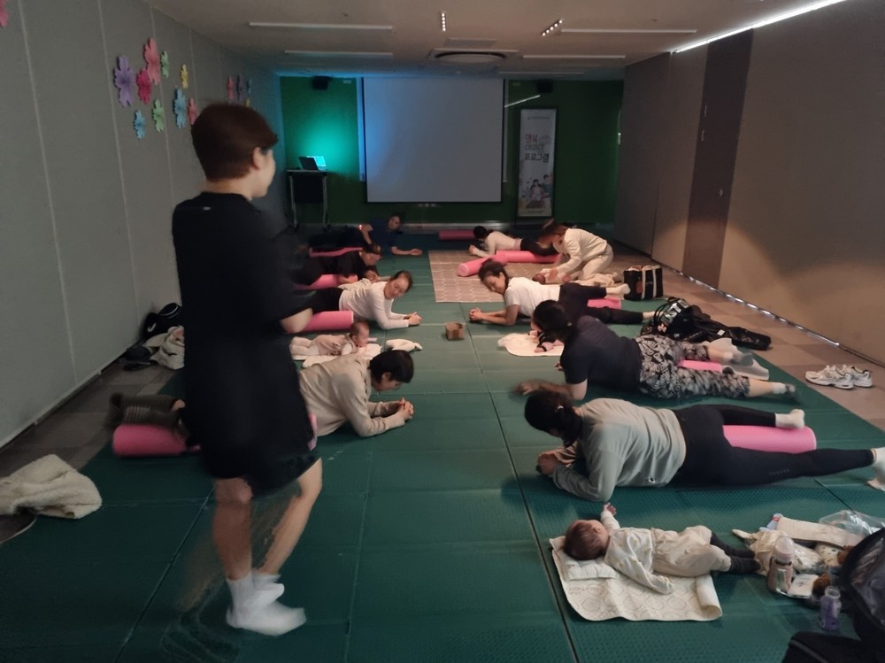 엄마와 아기 모두 행복한 산후운동 첫걸음!