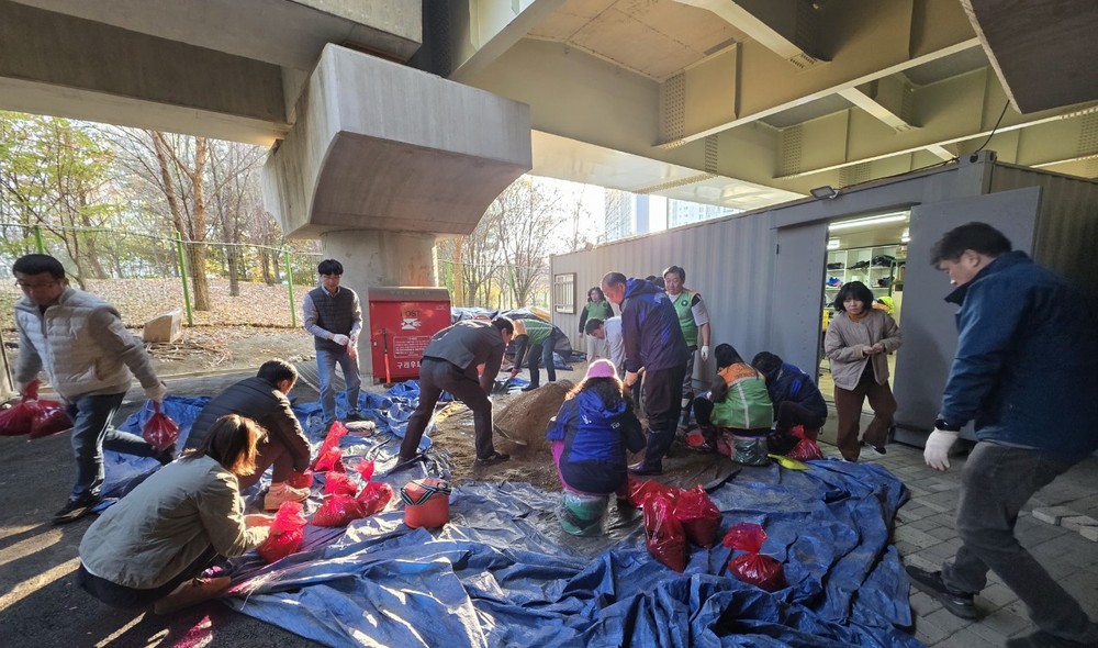 남양주시 별내동, 민·관 합동 설해 대비 모래주머니 제작