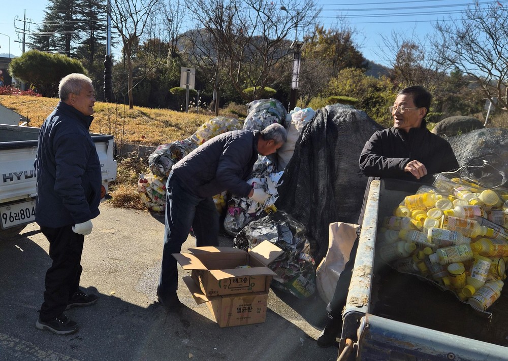 합천군 야로면 농촌지도자회, 영농폐기물 수거 로 산불예방 홍보