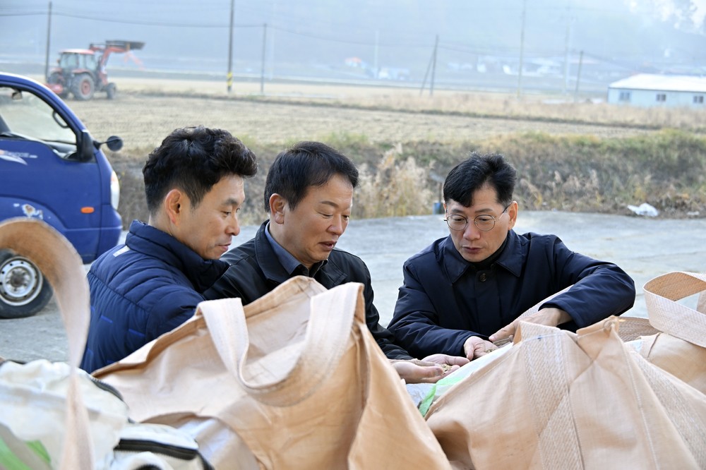 최훈식 장수군수, 2025년산 공공비축미 매입 현장 방문