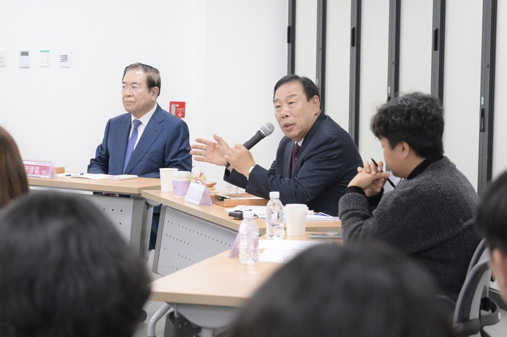 최민호 시장, 인구교육 강사들과 인구 문제 해법 논의