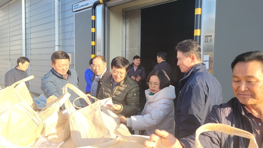 이호범 화순 부군수, 2025년산 공공비축미곡 매입 현장 방문 농업인 격려