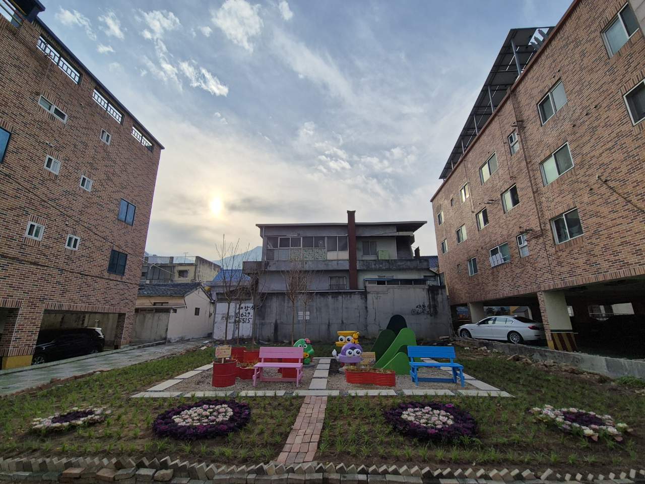 대명11동 유휴지, 주민 손으로 사계절 꽃 정원으로 재탄생