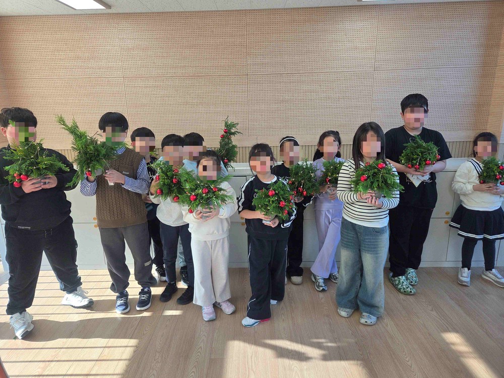 인천 중구청소년자유공간, '편백 크리스마스 미니 트리 만들기' 특강 성황리 운영