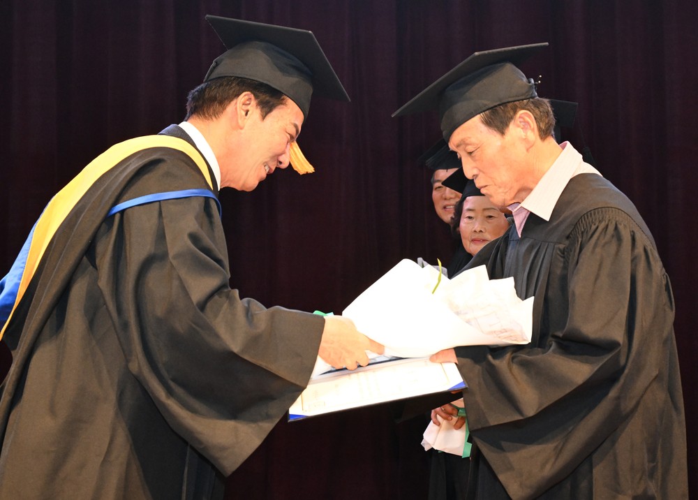거창군, 2025년 거창녹색농업대학 졸업식 성료