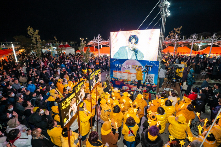 “포항운하의 밤이 빛났다”…달빛포차 축제 2만5천 명 발길 이어져