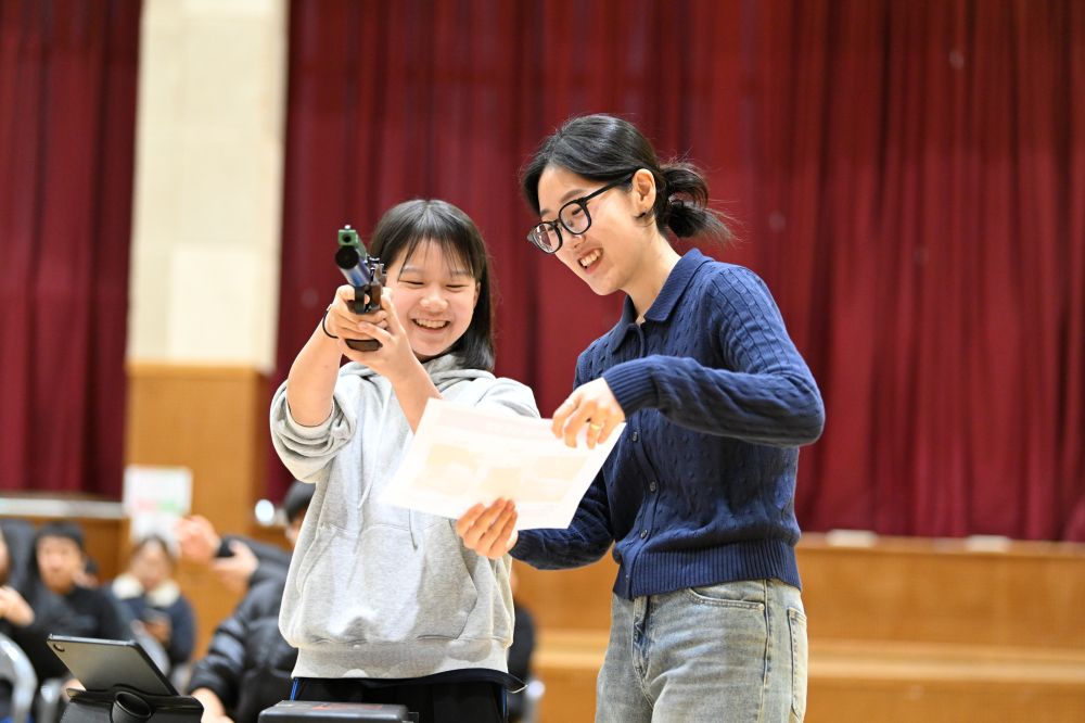 사격 국가대표 양지인 선수, 모교 남원하늘중학교 방문해 후배들과 만남 가져