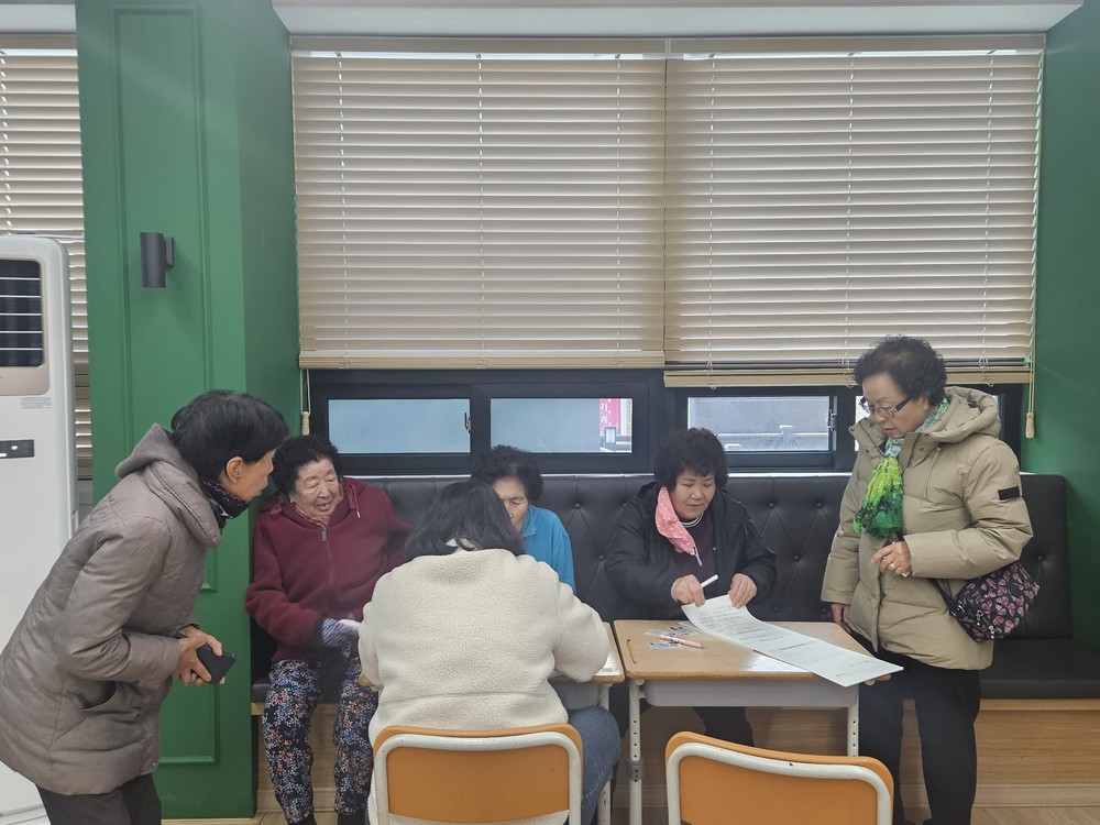태백시 황연동, 원거리 거주 어르신 위한 '찾아가는 버스 무료 이용 신청서 접수' 실시