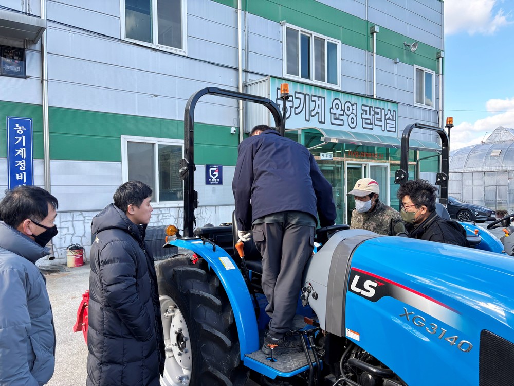 함양군, 농업용 굴착기 및 트랙터 안전 교육 실시
