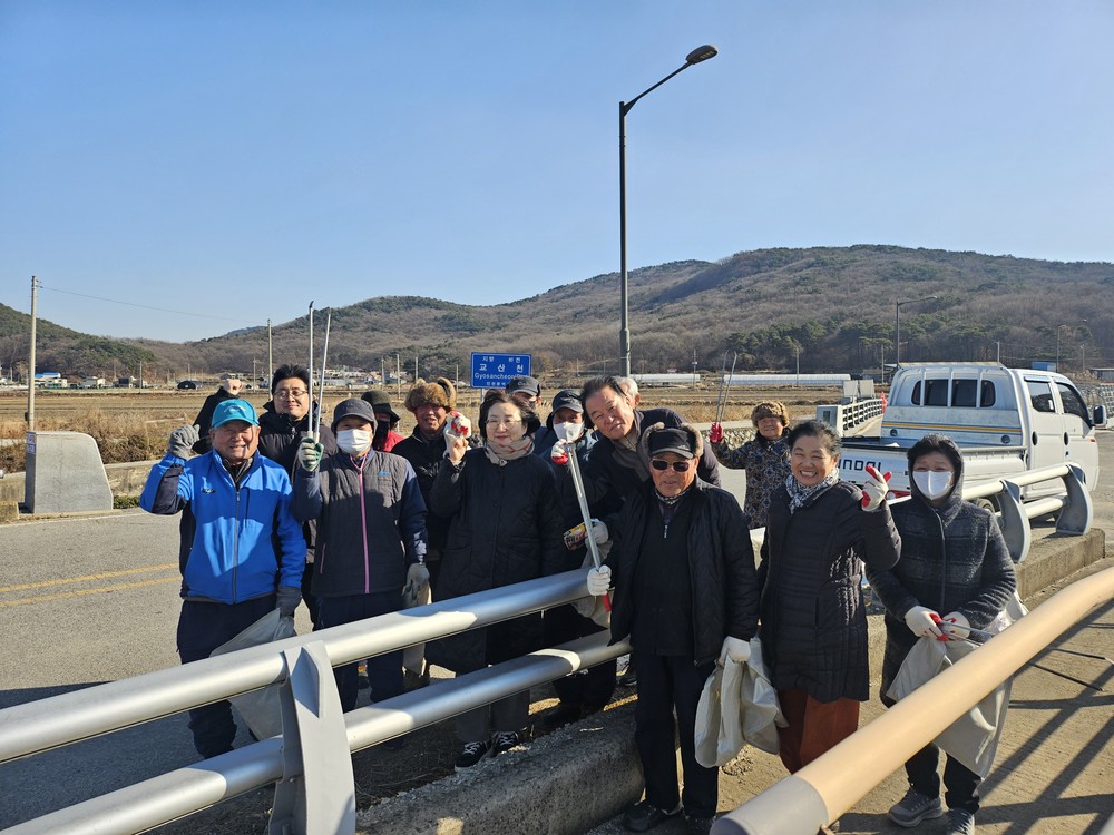 양사면 게이트볼회, 교산저수지 일대 환경정화 실시