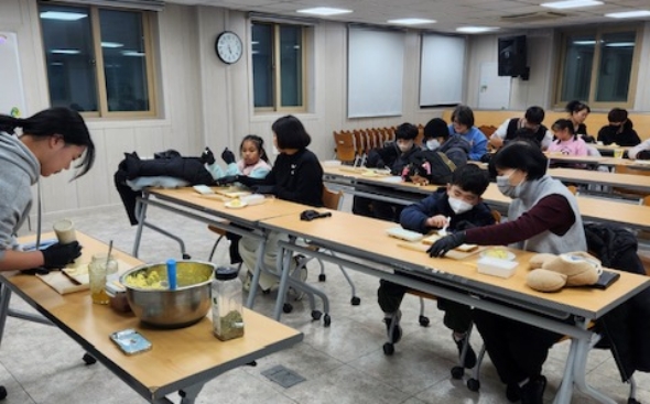 함양군 드림스타트, ‘독서지도 및 샌드위치만들기’ 프로그램 운영