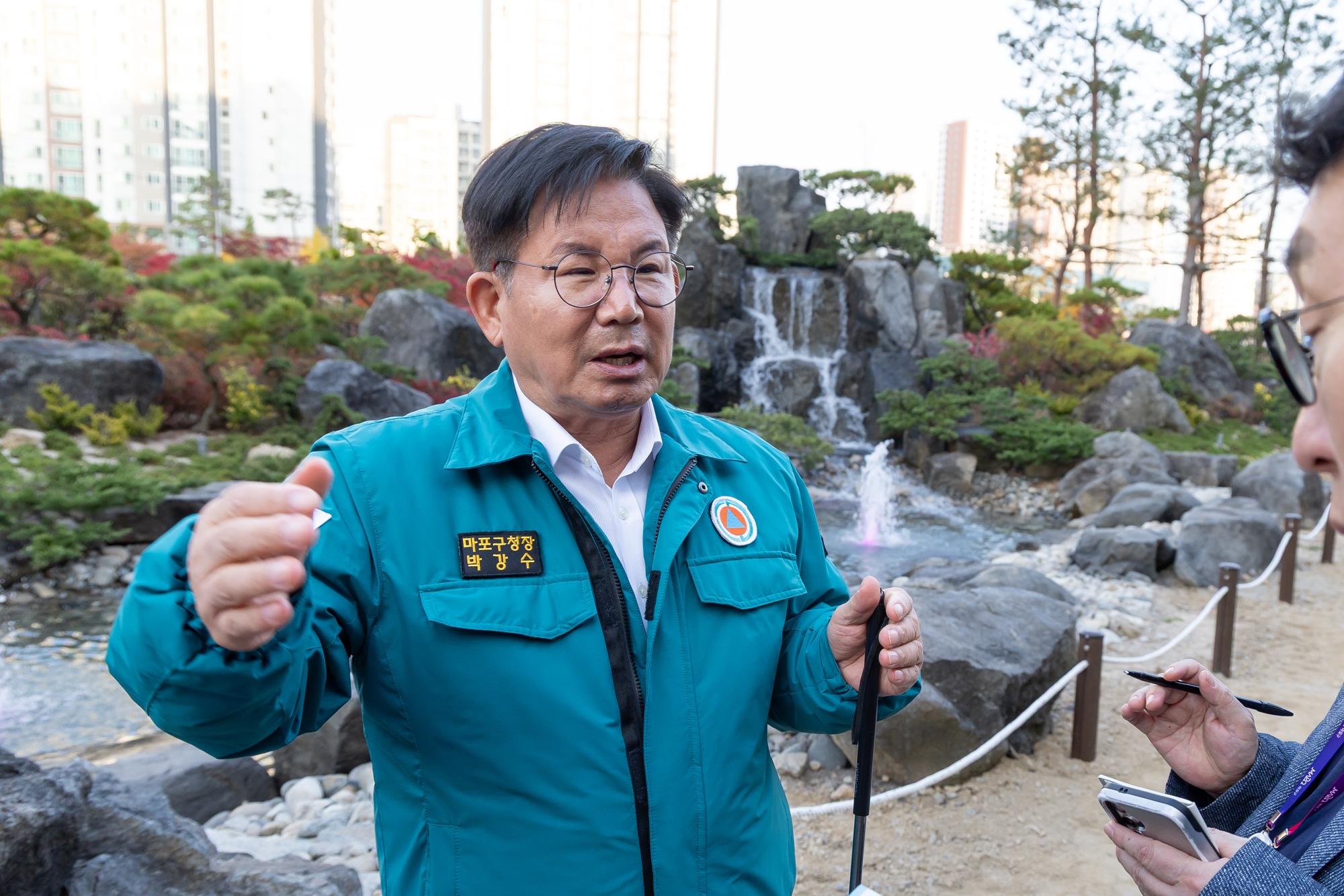 폭포·황톳길 품은 마포 선형의 숲! 서울 대표 도시생태축 탄생