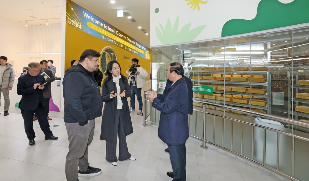 세계적 애니메이션 ‘심슨 가족’ 랄프 소사 감독, 임실군 깜짝 방문
