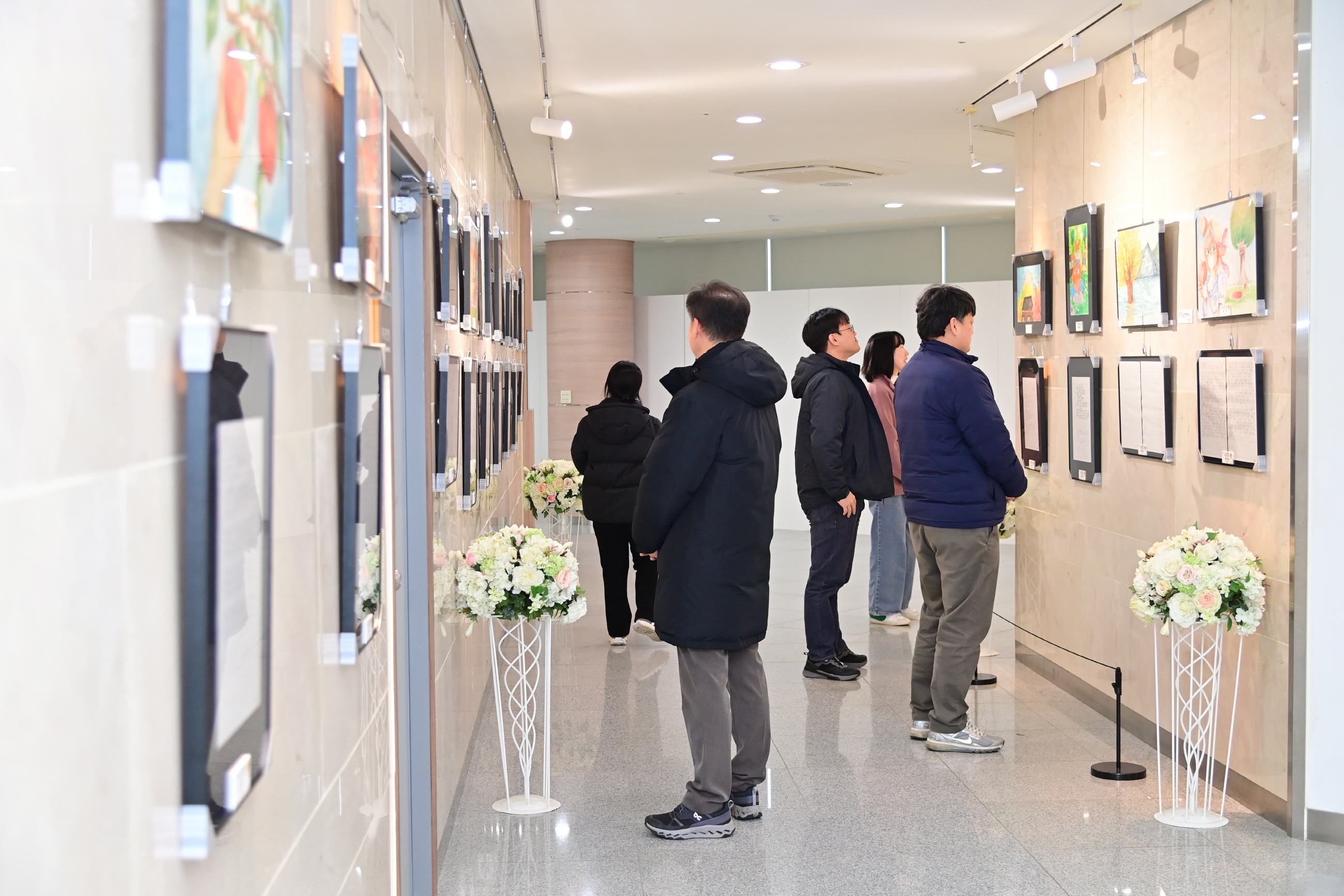청송군, '2025년 객주문학관 글짓기 및 그림그리기 대회' 수상 작품 전시회 개최