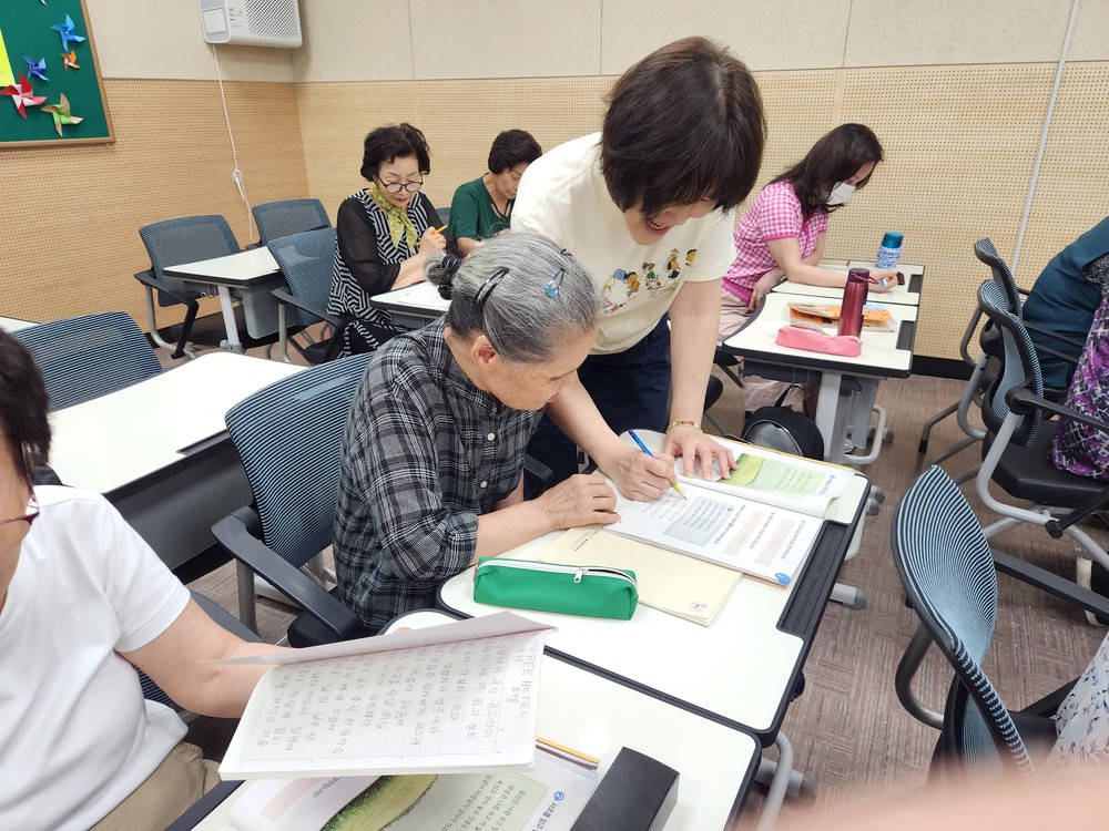 생활문해 프로그램 운영…한글, 영어, 예술, 정보기술(IT) 등 선착순 모집