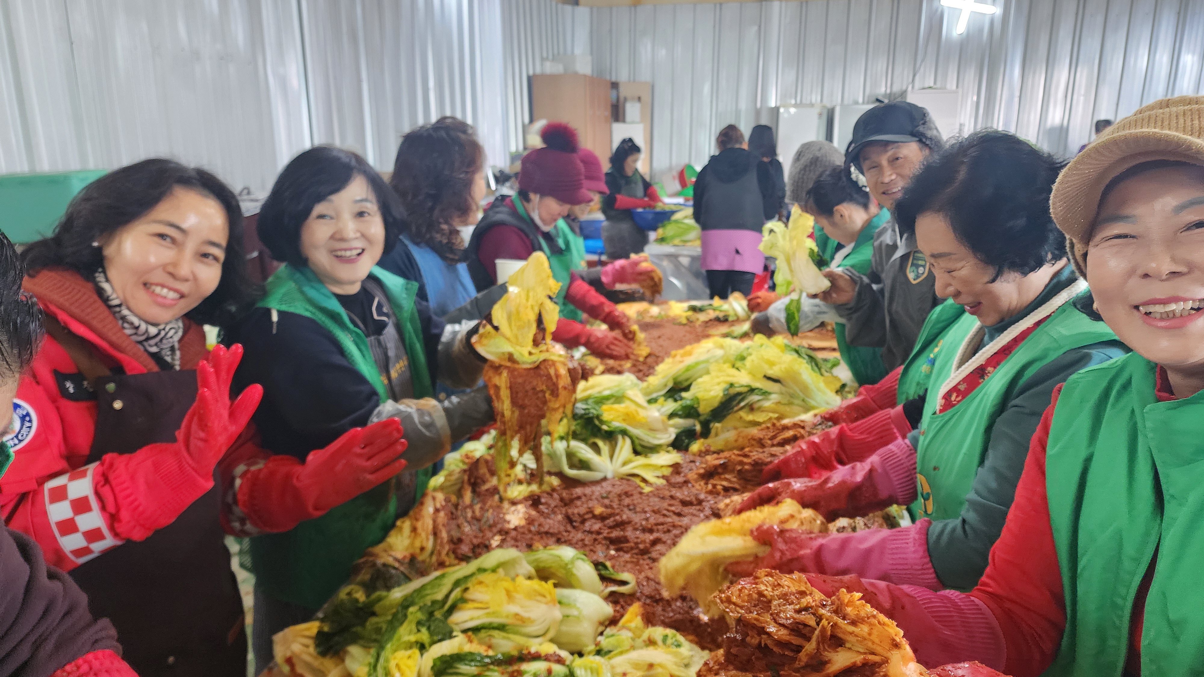 “정성 한 포기, 사랑 한가득” 신전면 용정마을 김장 이야기