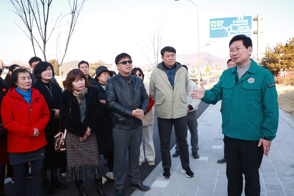이상일 용인특례시장, 도로확장과 개선사업 이뤄진 처인구 이동읍 송전입구 현장점검