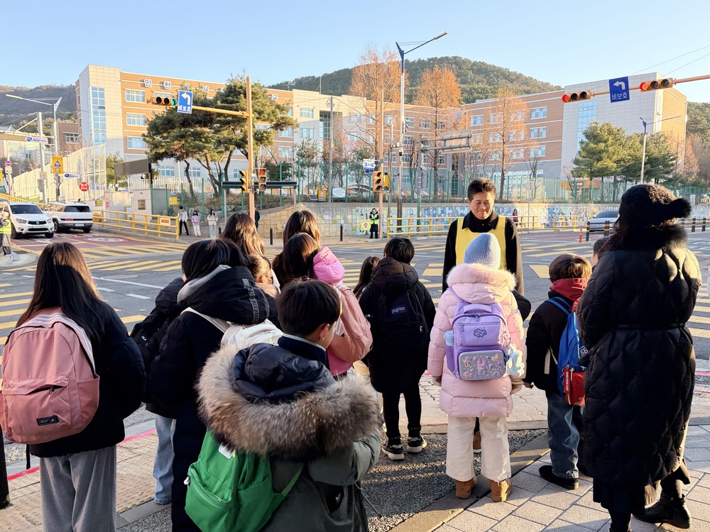영하의 날씨에도 계속된다! 인천 중구, 등굣길 교통안전 현장점검