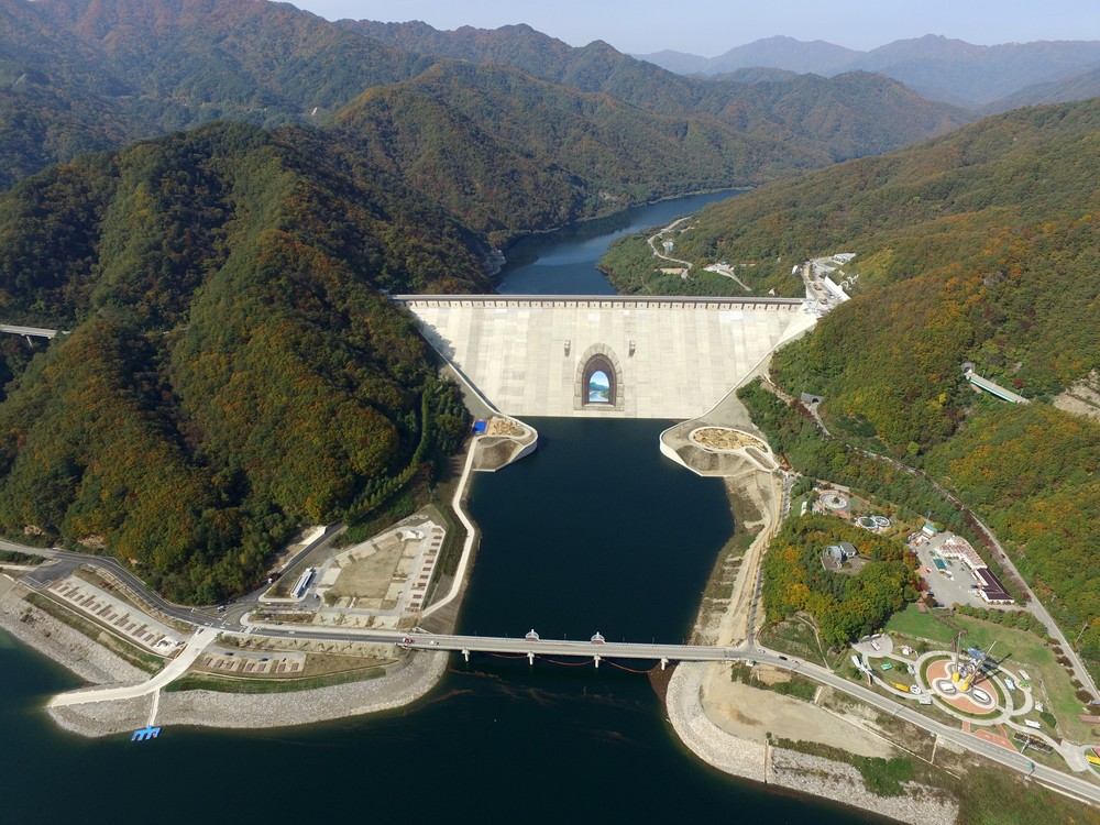 접경지역 발전에 기여, 화천군 대통령상 수상