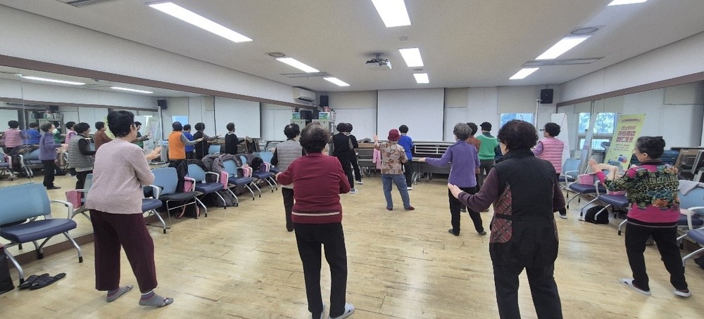 의왕시보건소, 65세 이상 어르신 대상 ‘관절튼튼! 타이치 운동교실’성황리 종료