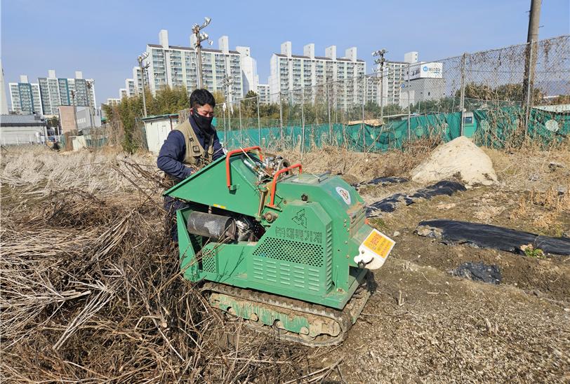 청주시 “영농부산물 무료 파쇄 서비스 신청하세요”