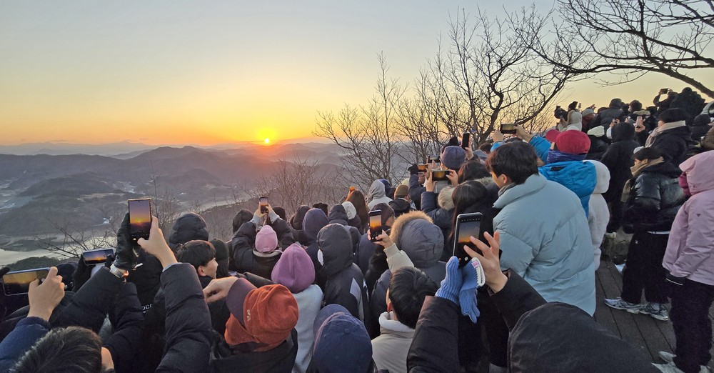2026 병오년 새해…옥정호 국사봉 해맞이 축제에서