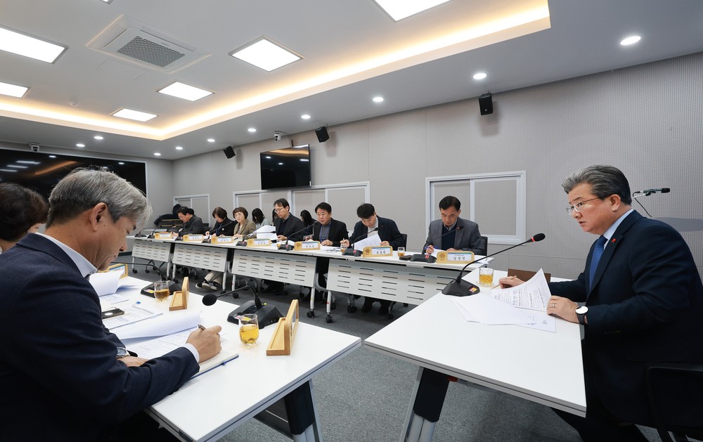 정용래 유성구청장 “연말연시 불법현수막 단속 철저히”