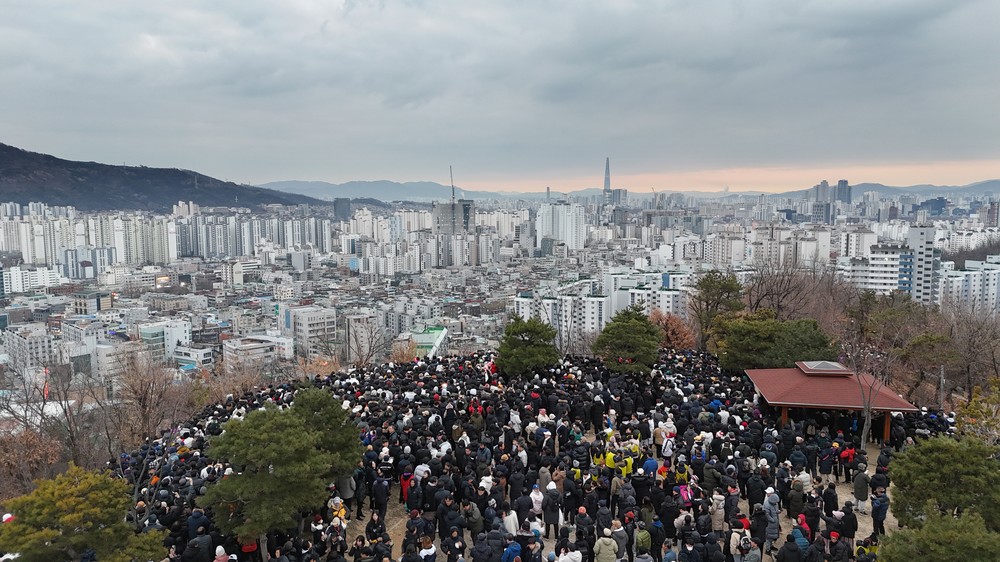 “붉은 말의 해, 힘차게 달린다”…동대문구, 2026 배봉산 해맞이 행사