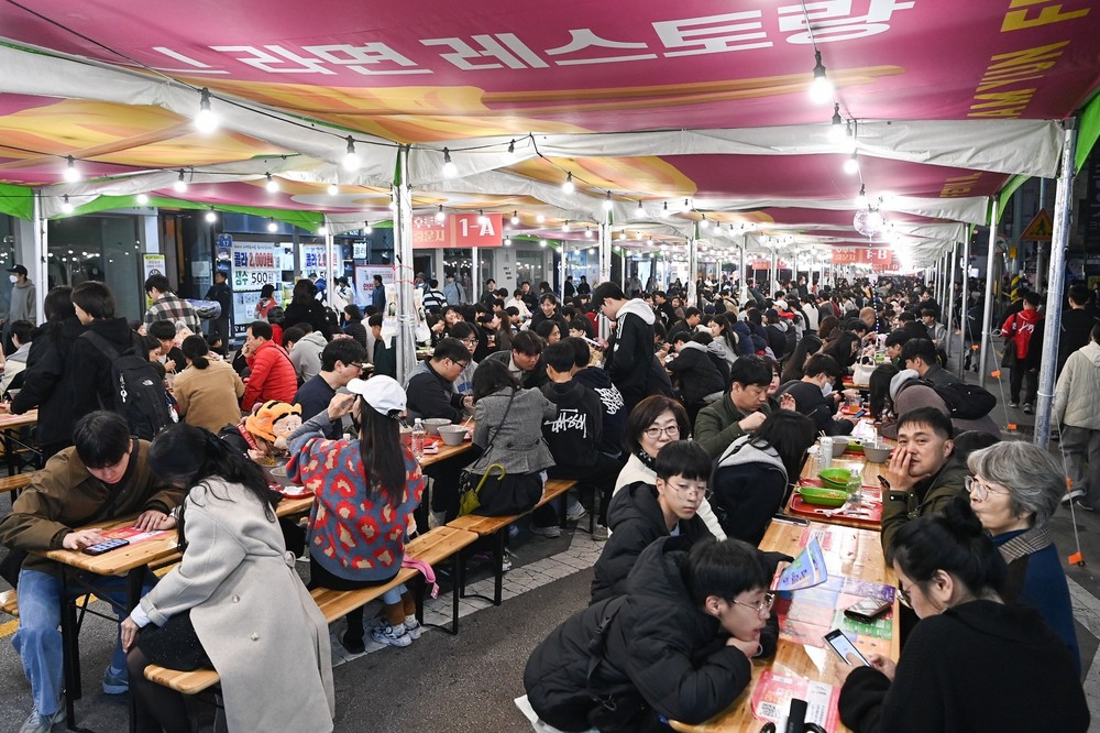 35만 명 몰린 구미라면축제, 도심형 식음축제 성공 모델로 자리매김